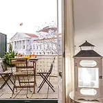 Апартаменты Jardim Flores Luxury Лиссабон